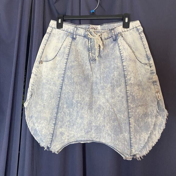 ONE TEASPOON LUXE HAREM Cult Denim Mini Skirt Light Wash Size 25 NWT - Picture 1 of 10